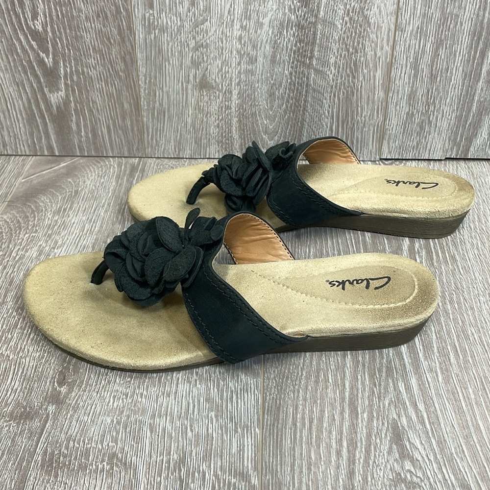 Clarks Black Leather Thong Comfort Sandals Ruffled Floral 8M
